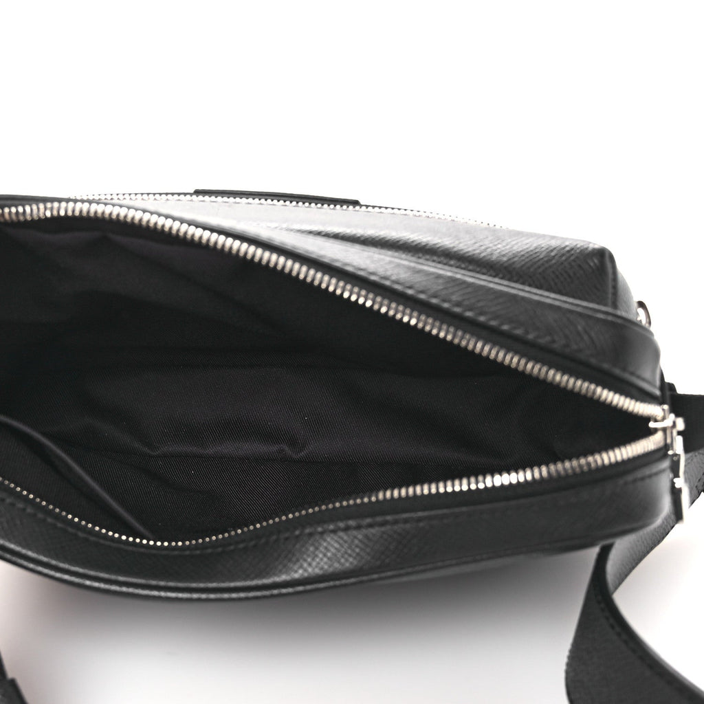 Louis Vuitton Taiga Outdoor Messenger PM Black