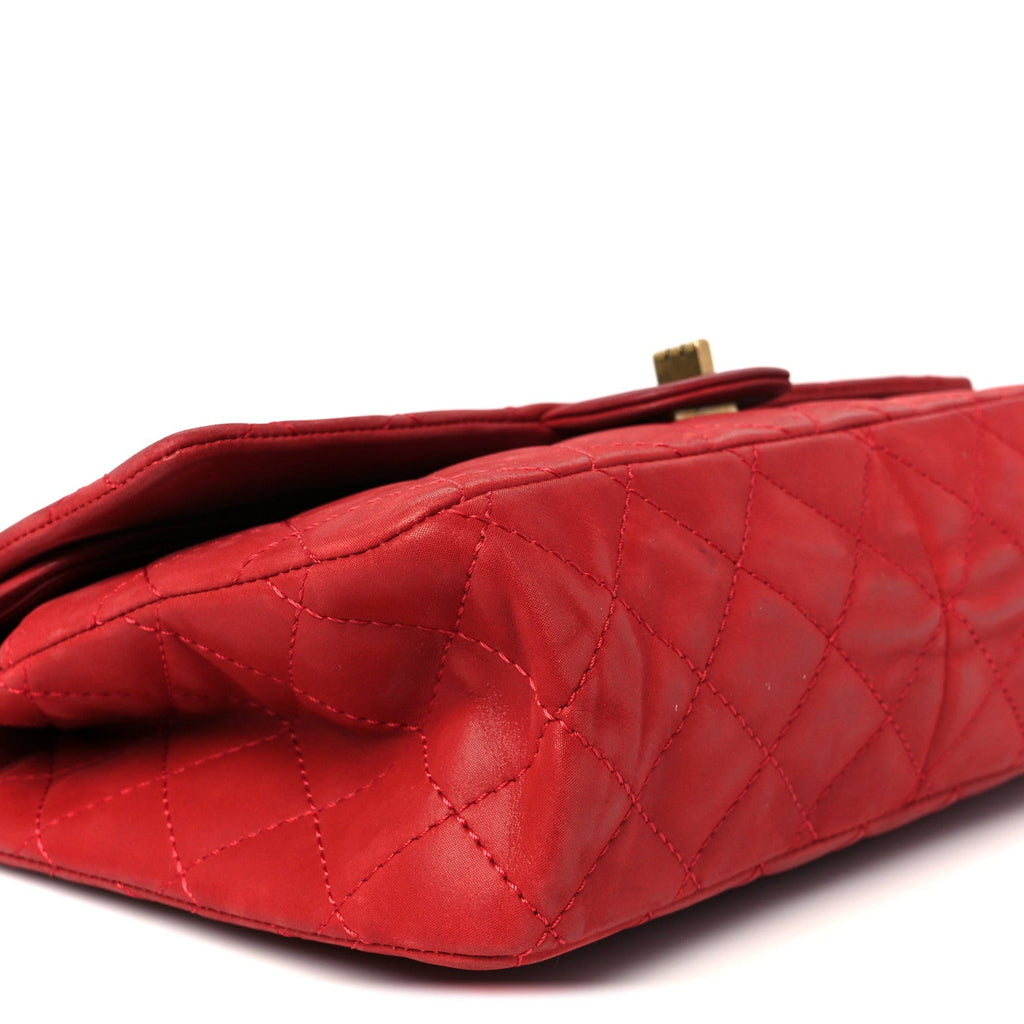 Iridescent Calfskin Quilted 2.55 Reissue 226 Flap Red