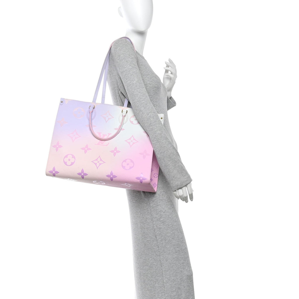 Louis Vuitton Monogram Giant Spring In The City Onthego GM Sunrise Pastel