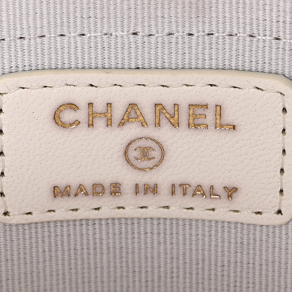 Chanel Lambskin Quilted Round Mini Vanity Case With Chain White