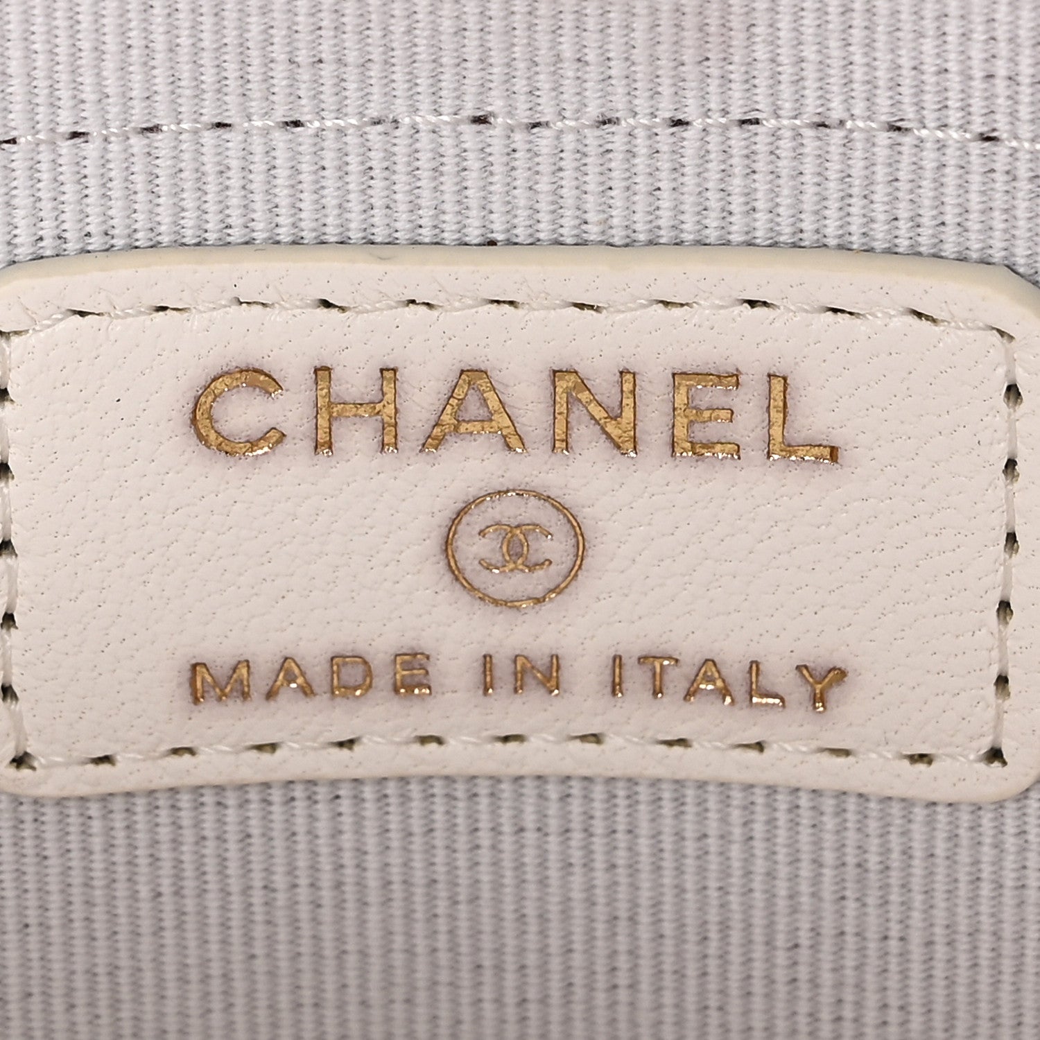 Chanel Lambskin Quilted Round Mini Vanity Case With Chain White