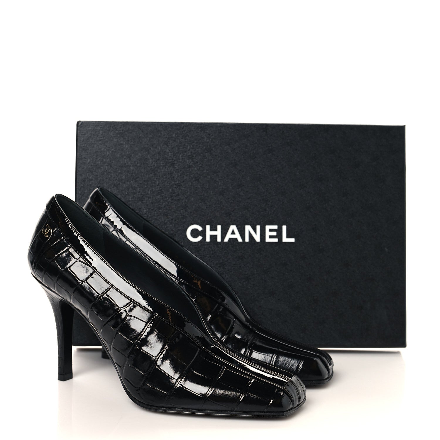 Crocodile Embossed Patent Calfskin Pumps 38.5 Black