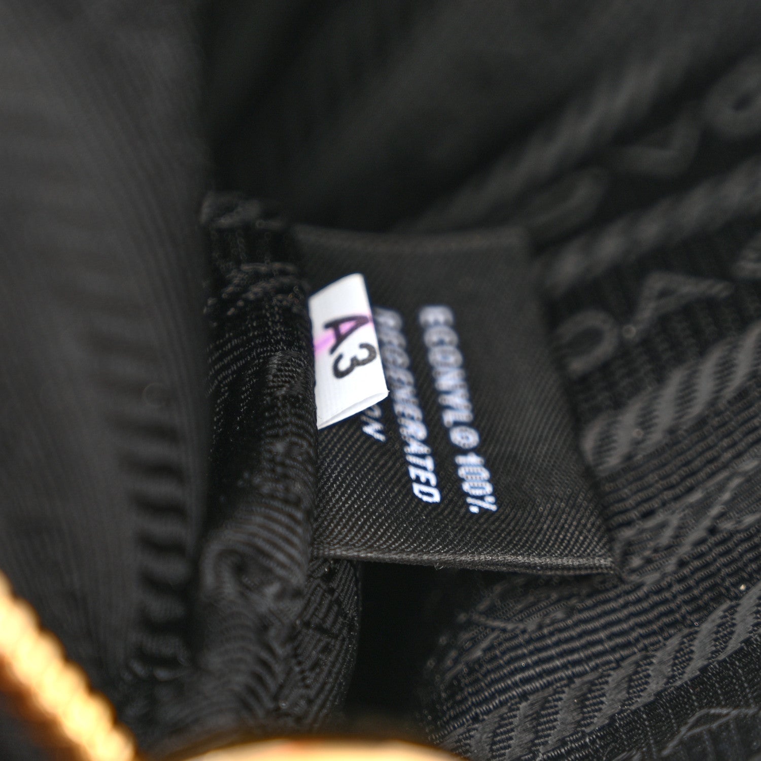 Prada Re-Nylon Spazzolato Re-Edition 2002 Shoulder Bag Black