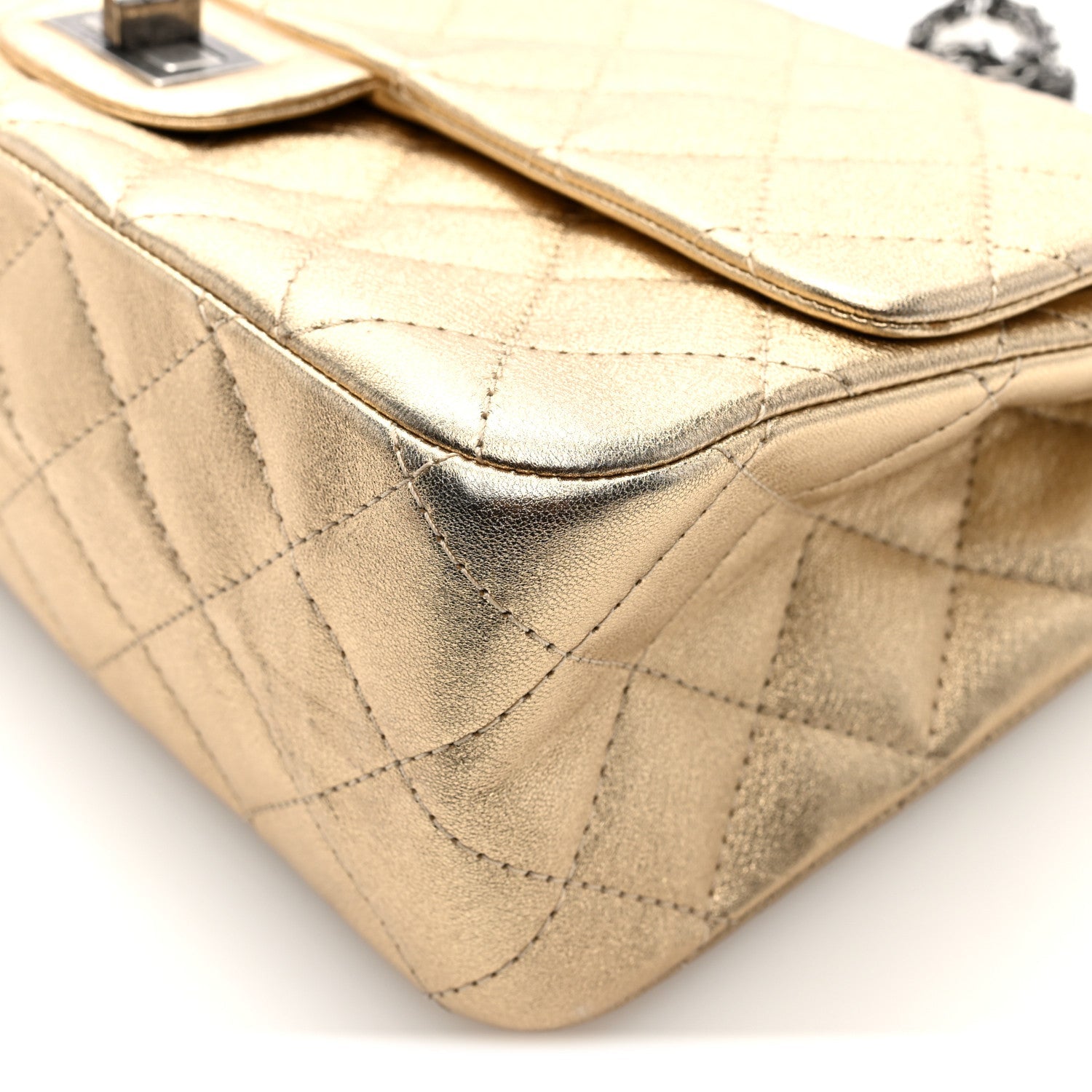 Chanel Metallic Aged Calfskin Quilted 2.55 Reissue 227 Flap Pale Gold