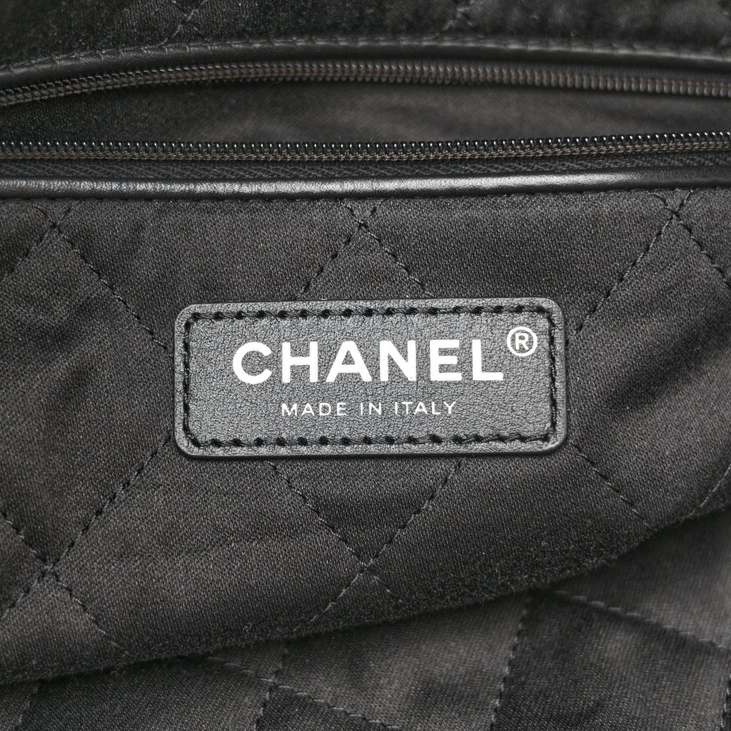 Chanel Shiny Calfskin Quilted Small Chanel 22 Black
