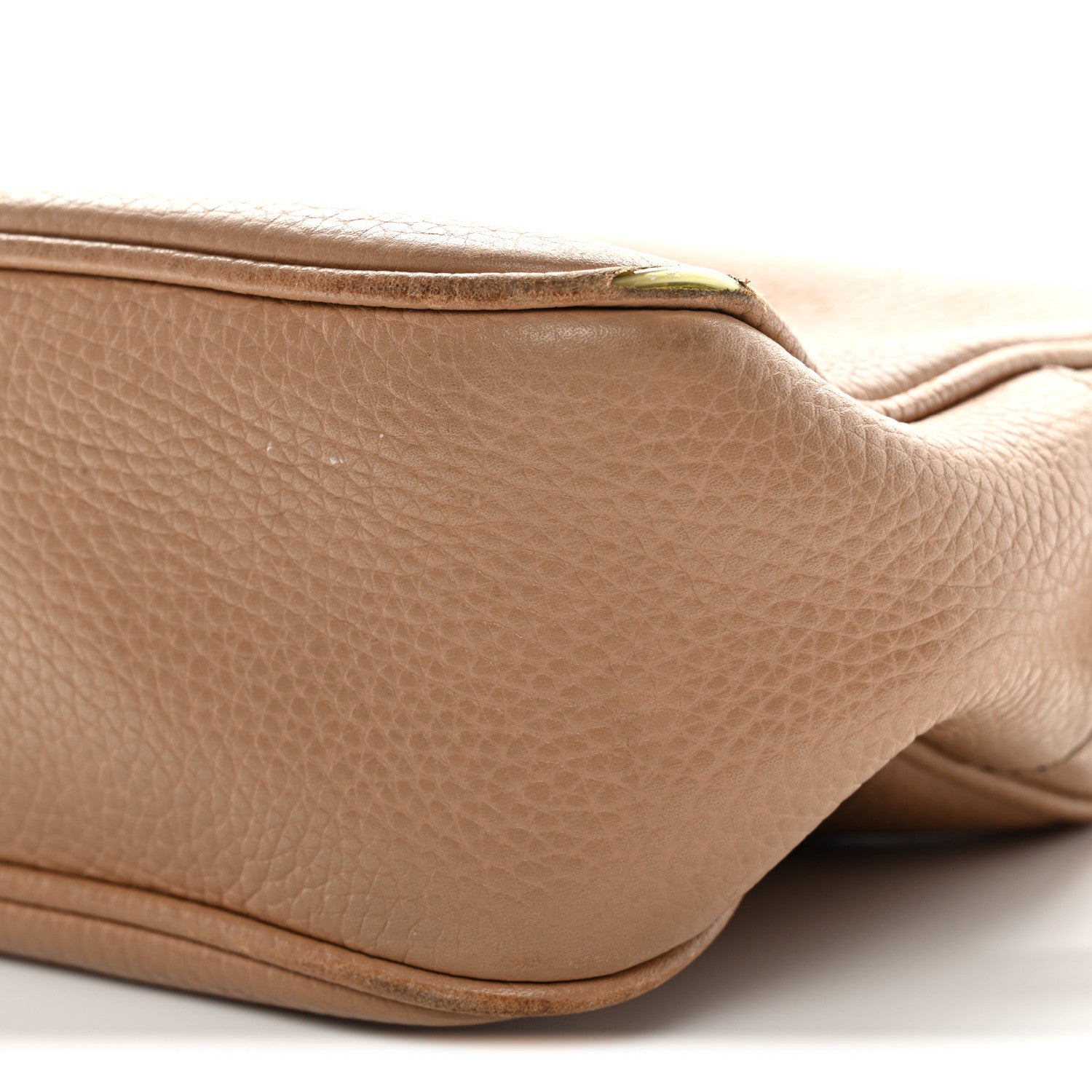 Gucci Pebbled Calfskin Small Soho Disco Bag Camelia