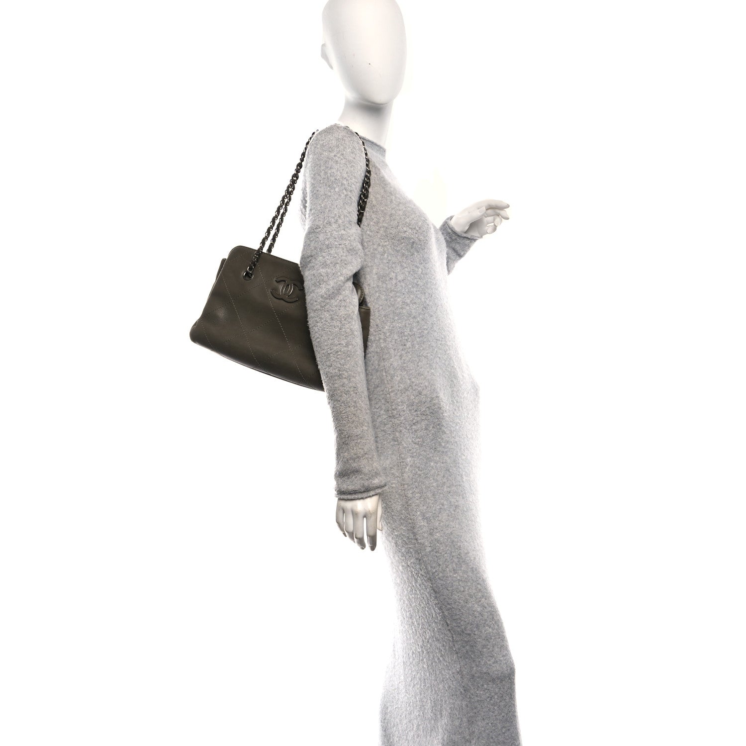 Chanel Washed Calfskin Diamond Stitch Hamptons Shopping Tote Green