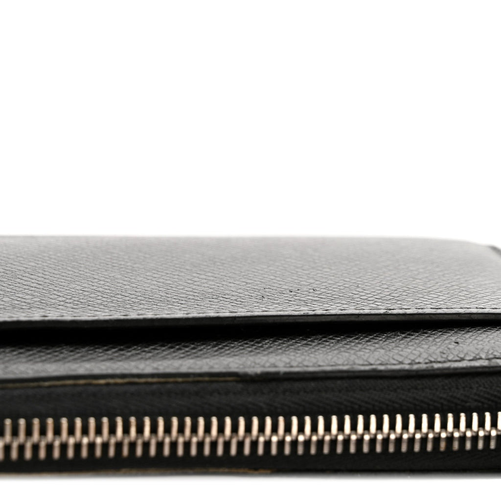 Louis Vuitton Taiga Dragonne Zippy Wallet Black