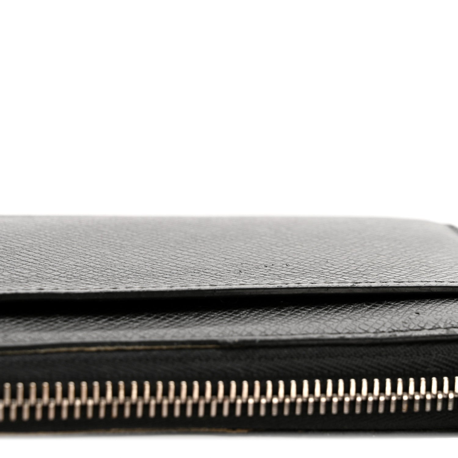 Louis Vuitton Taiga Dragonne Zippy Wallet Black