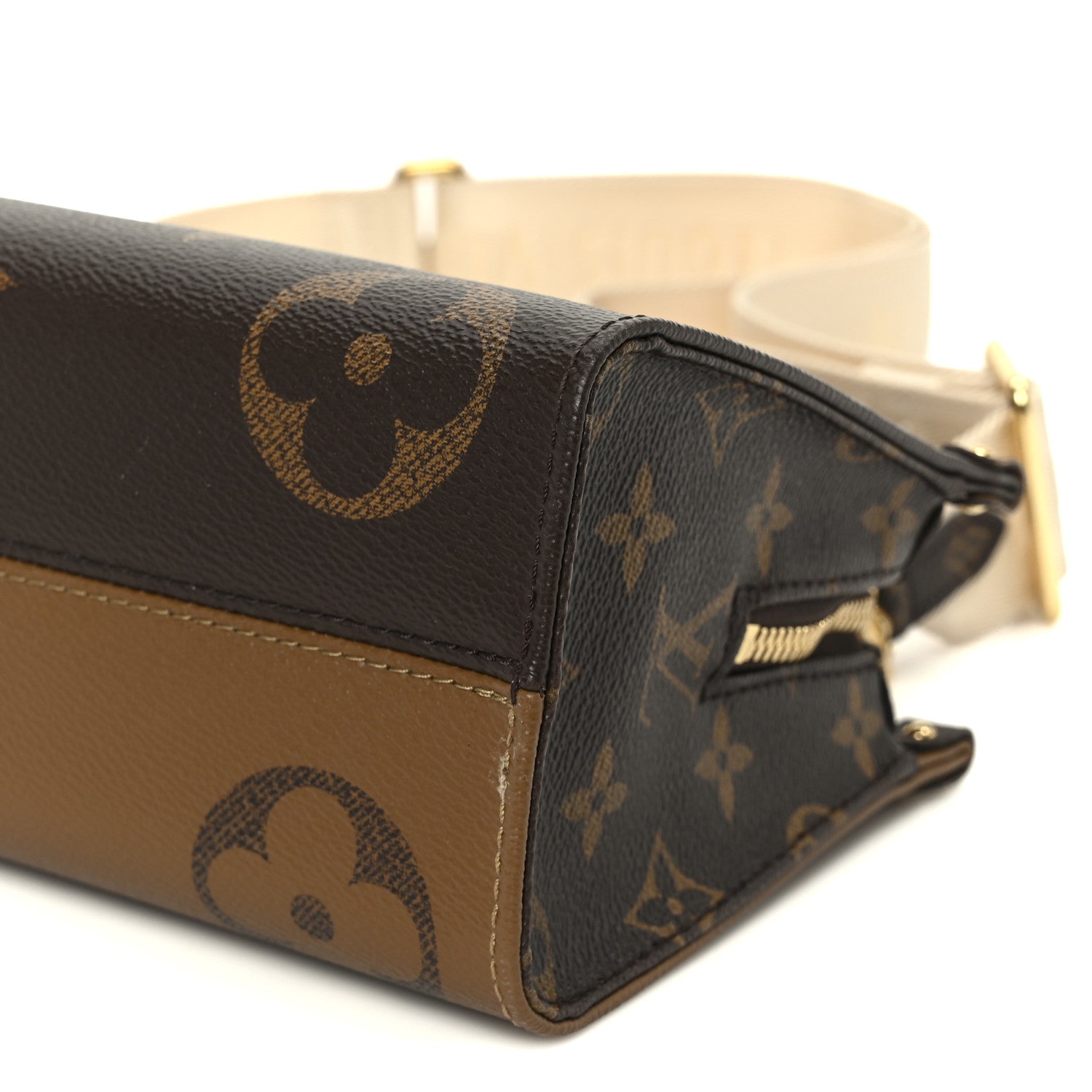 Louis Vuitton Reverse Monogram Giant OnTheGo East West