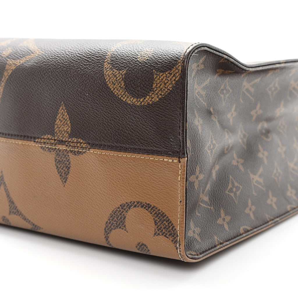 Louis Vuitton Reverse Monogram Giant Onthego MM
