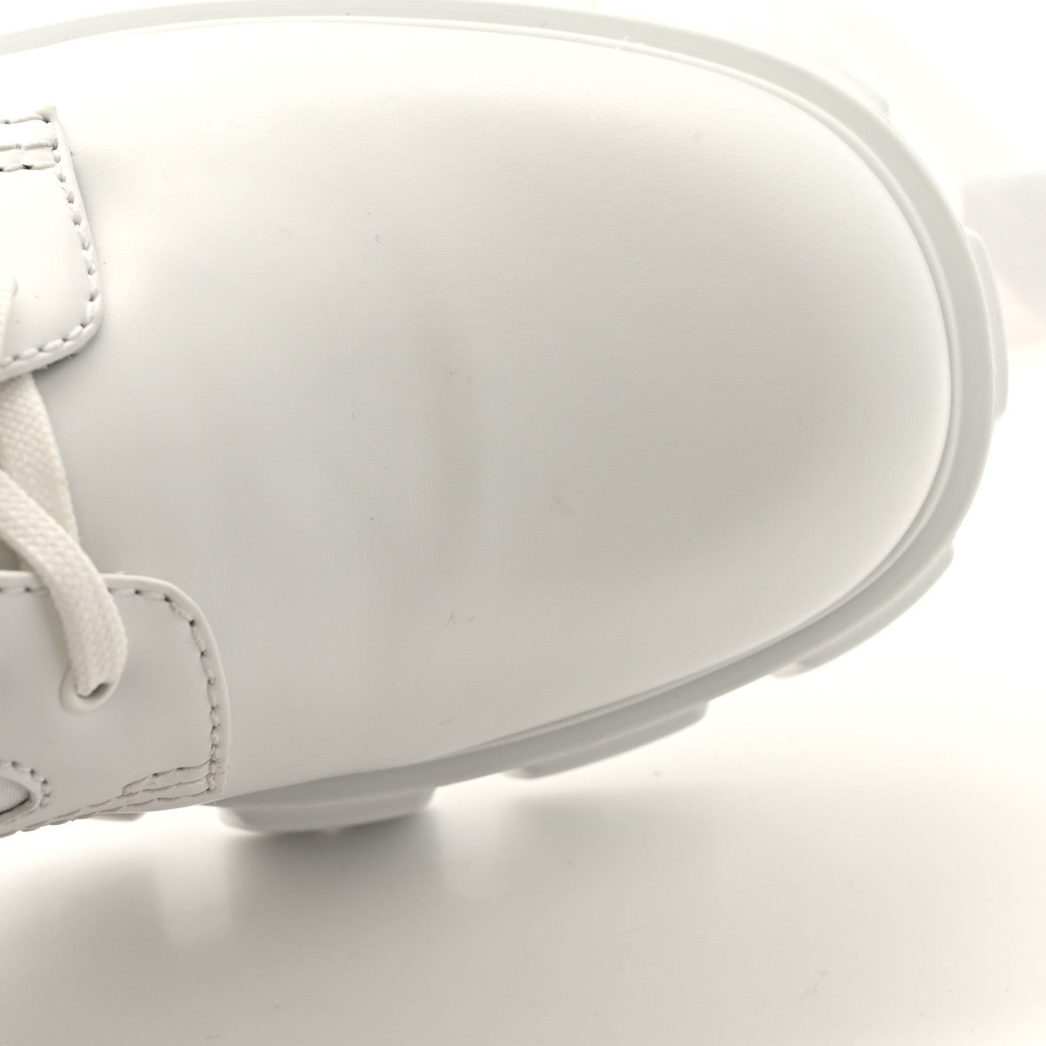 Prada Spazzolato Rois Re-Nylon Metal Triangle Logo Monolith Pouch Pocket 55mm Boots 40 White
