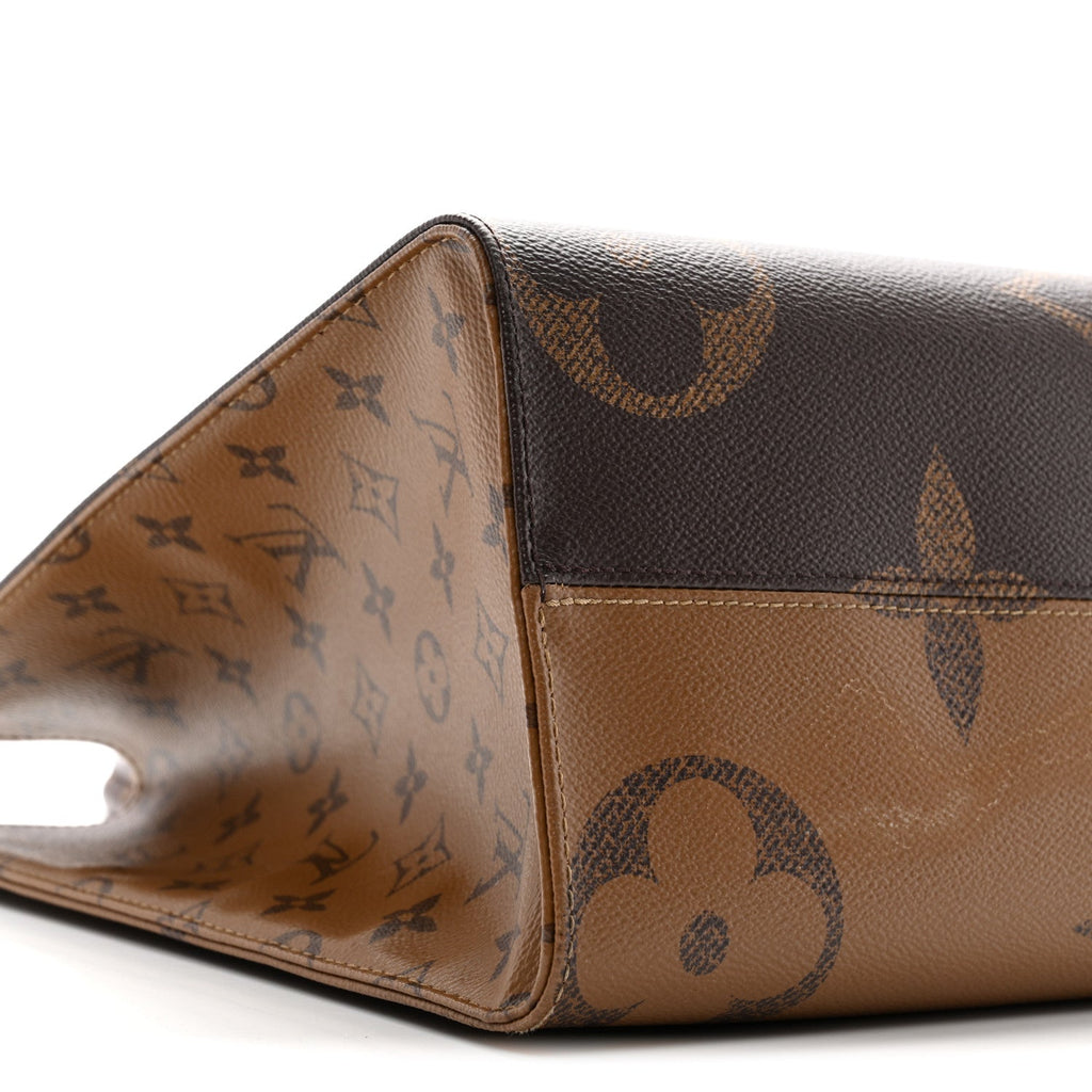 Louis Vuitton Reverse Monogram Giant Onthego MM