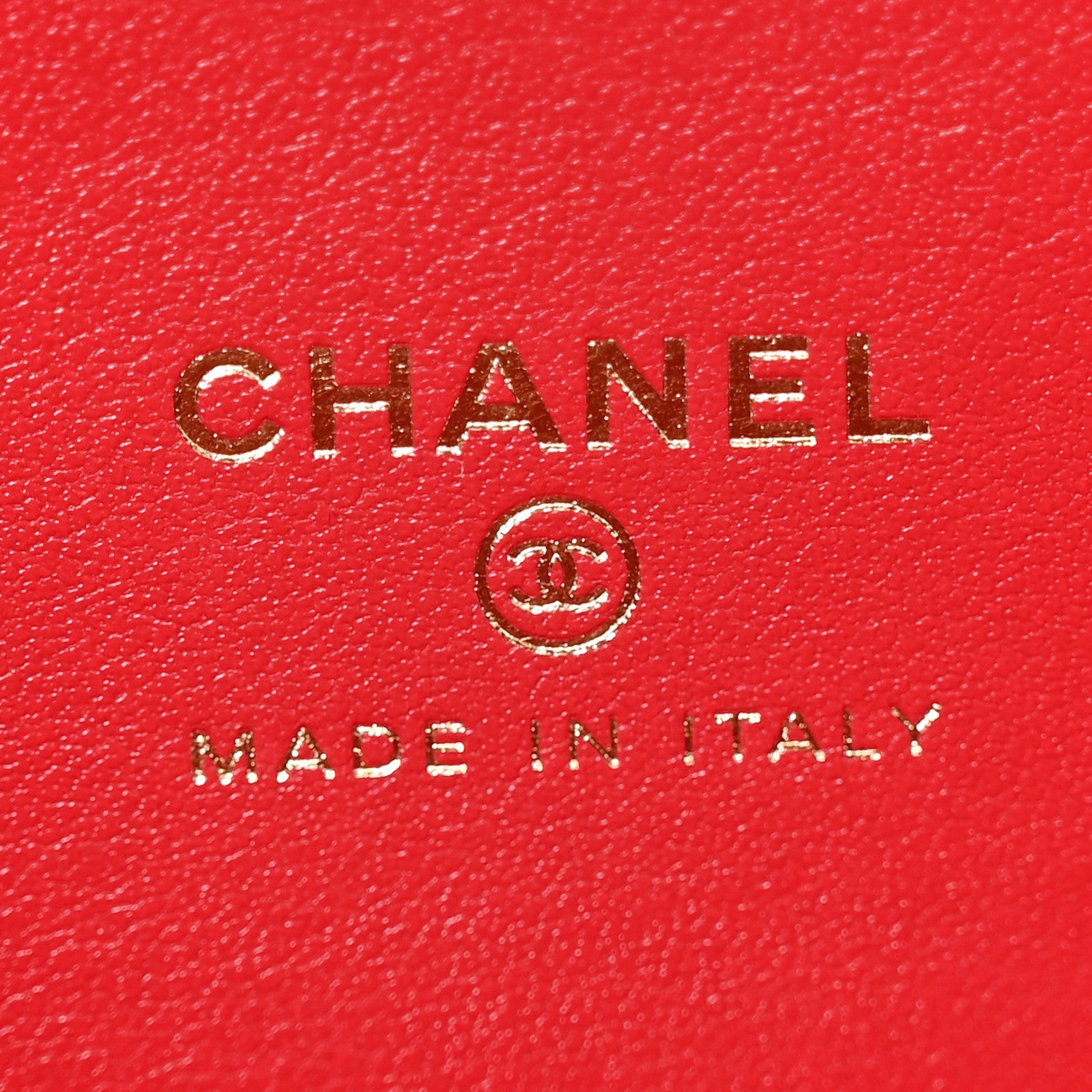 Chanel Caviar Quilted Top Handle Slim Vanity With Chain Red