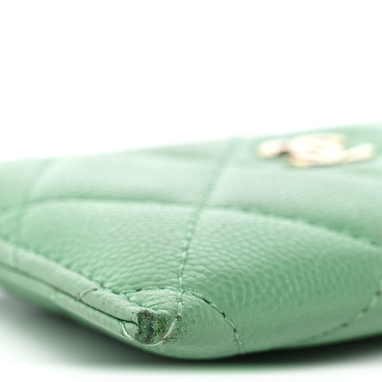 Caviar Quilted Card Holder Green