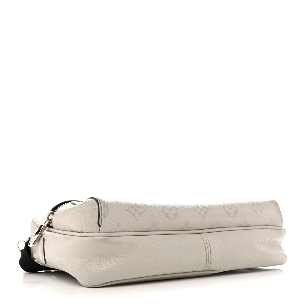 Louis Vuitton Taigarama Outdoor Messenger Antartica