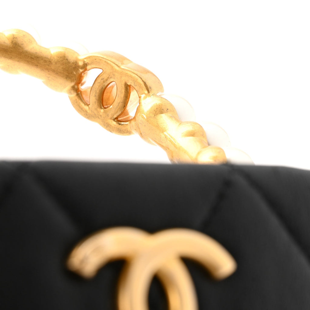 Chanel Lambskin Quilted Pearl Crown Clutch Bag Black