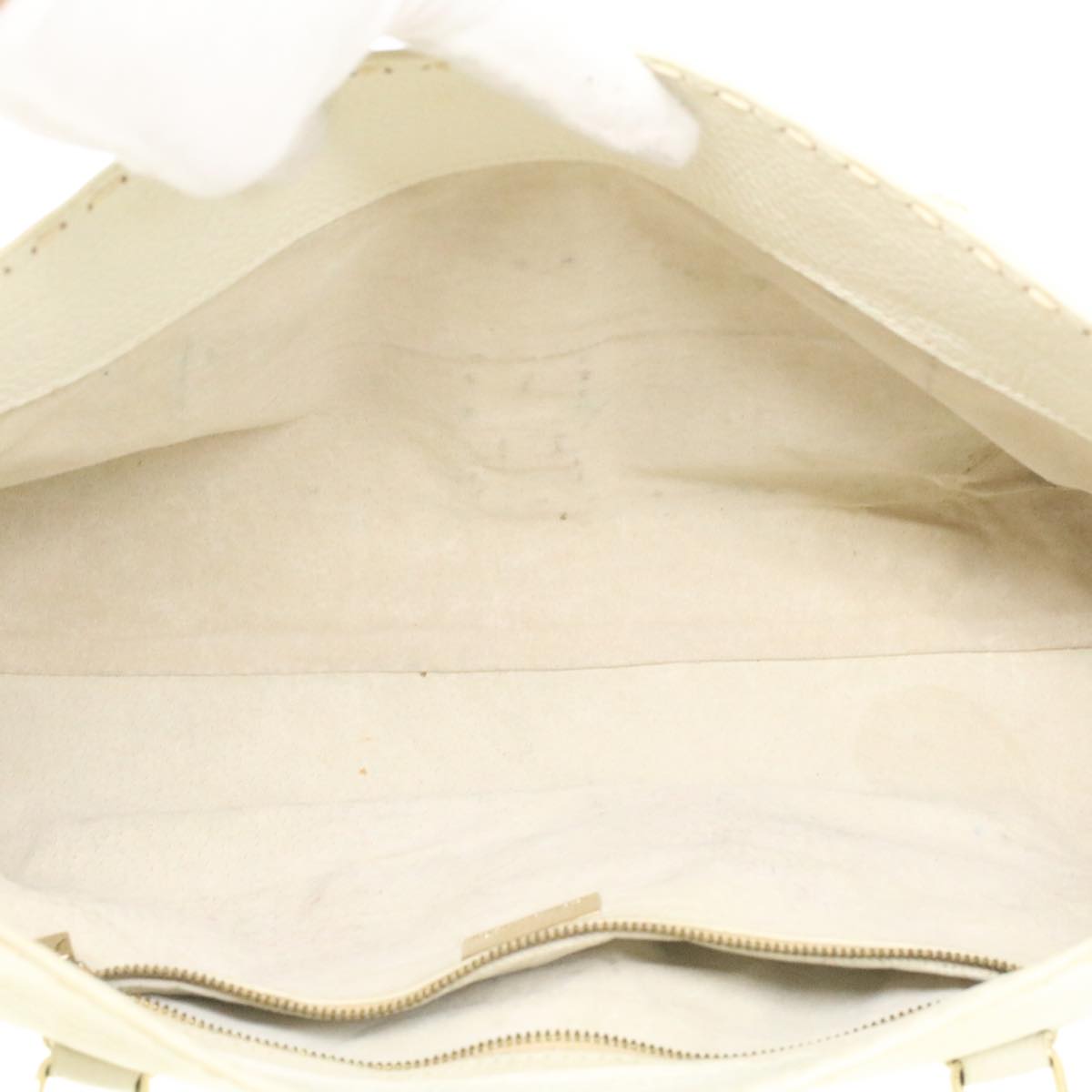 FENDI Celeria Shoulder Bag Leather White Auth ar8736