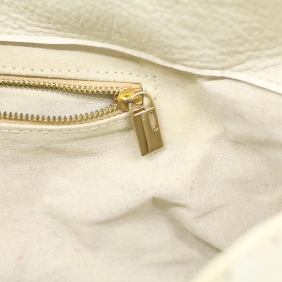 FENDI Celeria Shoulder Bag Leather White  ar8736