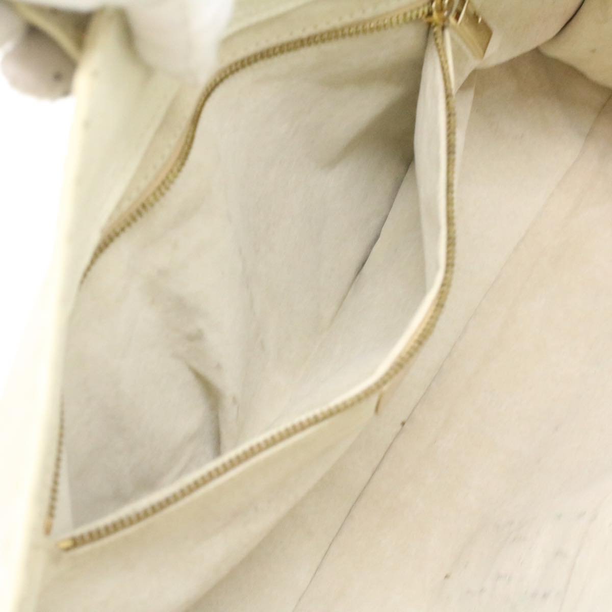 FENDI Celeria Shoulder Bag Leather White  ar8736