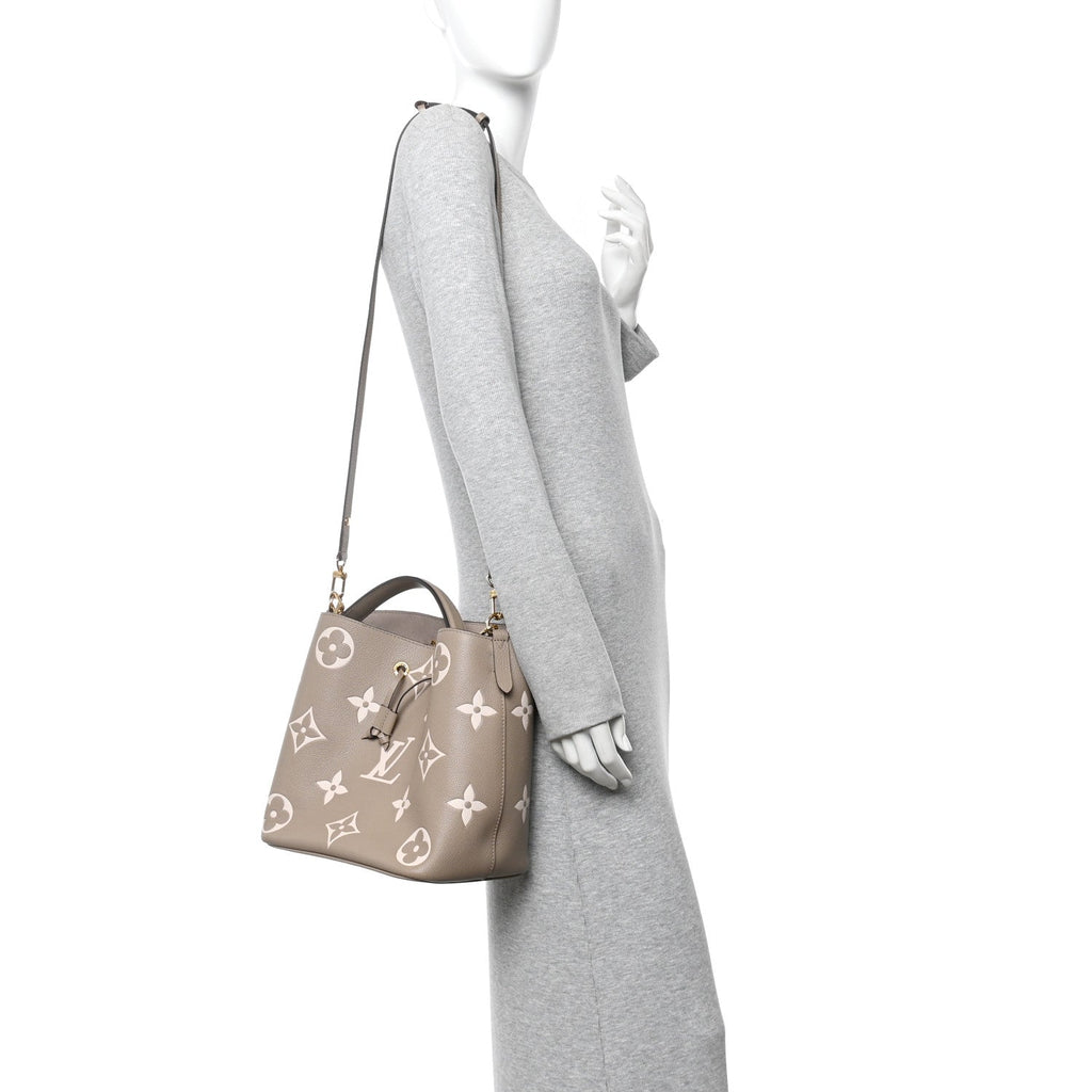 Louis Vuitton Empreinte Monogram Giant Neonoe MM Tourterelle Creme