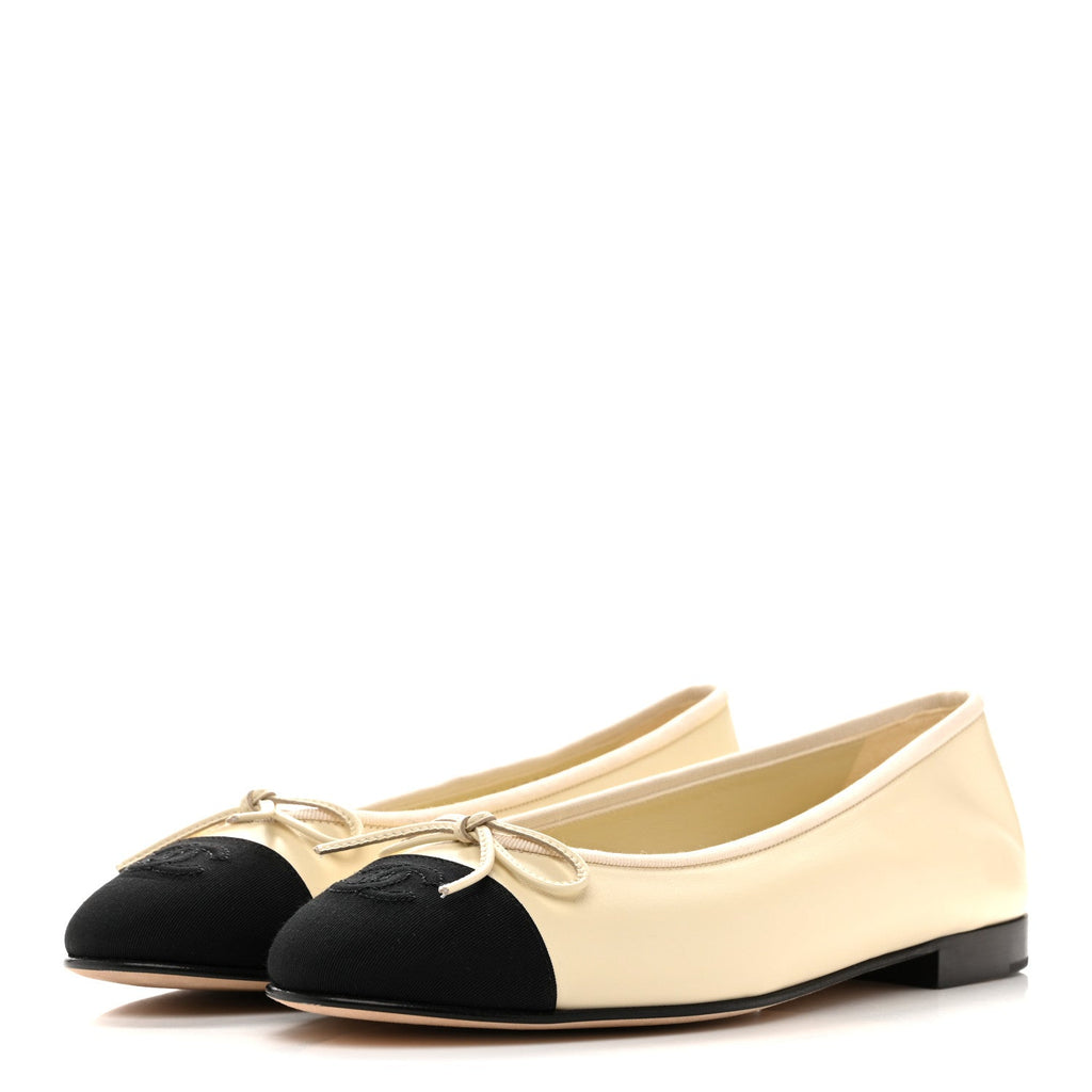 Calfskin Grosgrain Cap Toe CC Ballerina Flats 40 Ivory Black