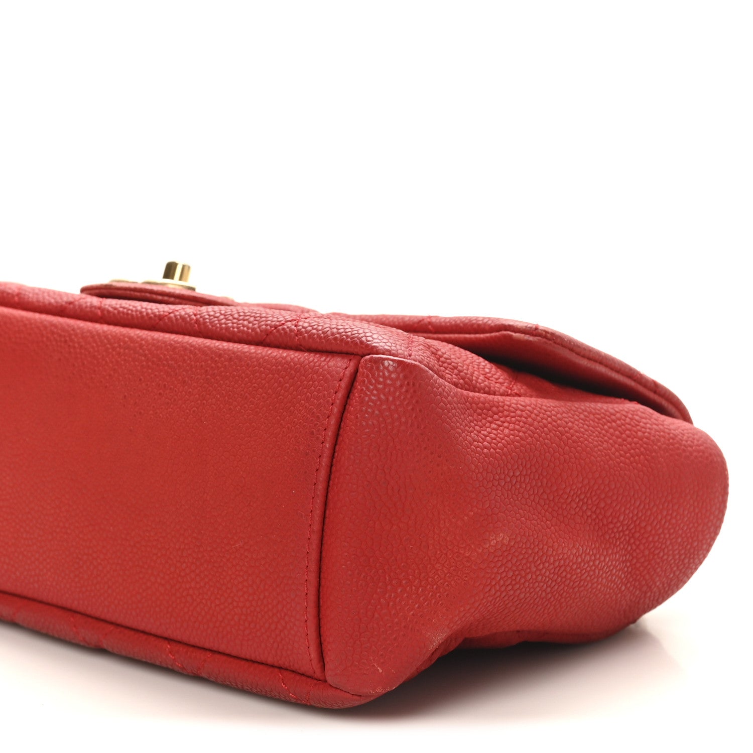 Chanel Iridescent Caviar Quilted Medium Chic Quilt Flap Red