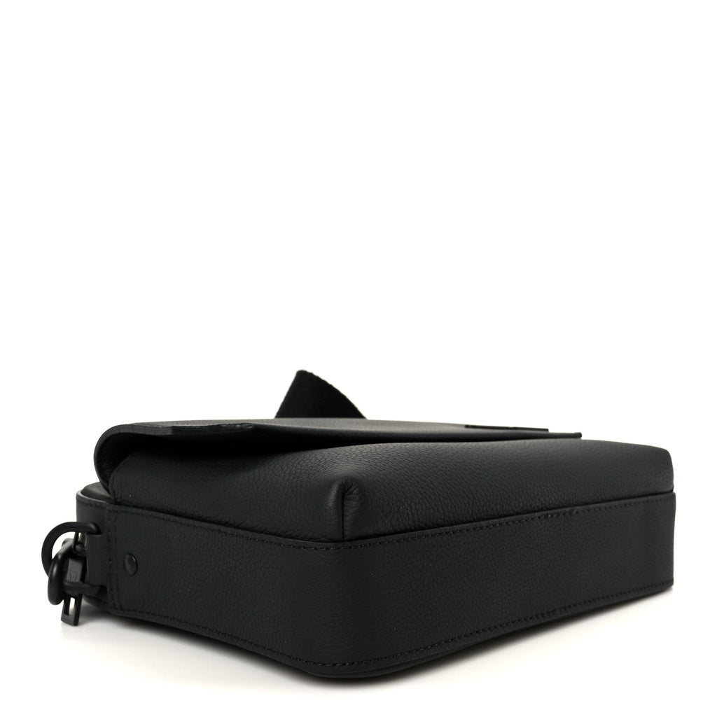 Louis Vuitton Calfskin Aerogram Fastline Messenger Black