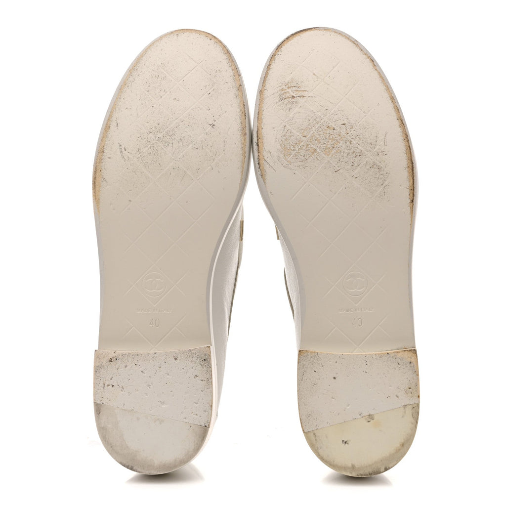 Chanel Shiny Lambskin Quilted CC Turnlock Loafers 40 White