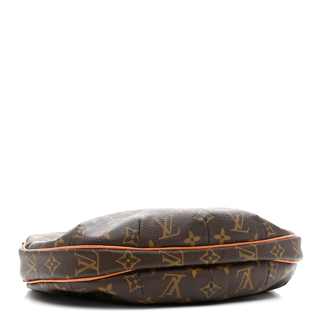 Louis Vuitton Monogram Croissant MM