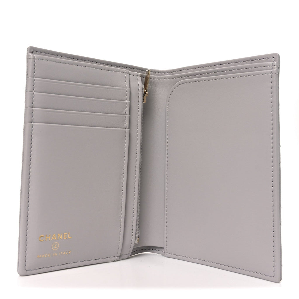Caviar Quilted CC Passport Holder Grey