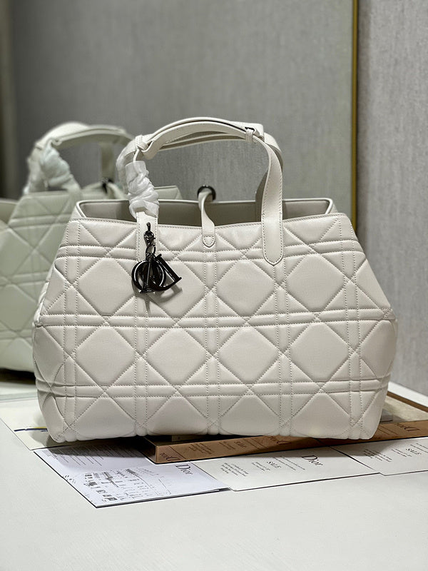 Dior Bags - 516