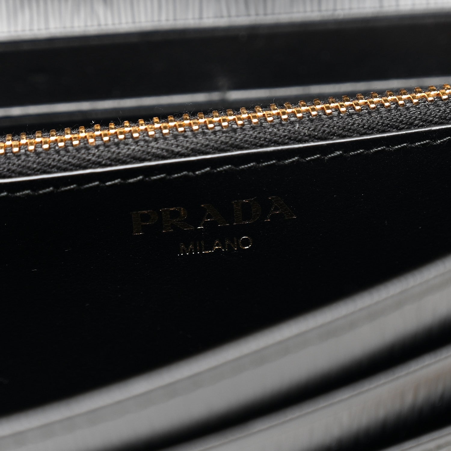 Prada Vitello Move Metal Oro Chain Wallet Black
