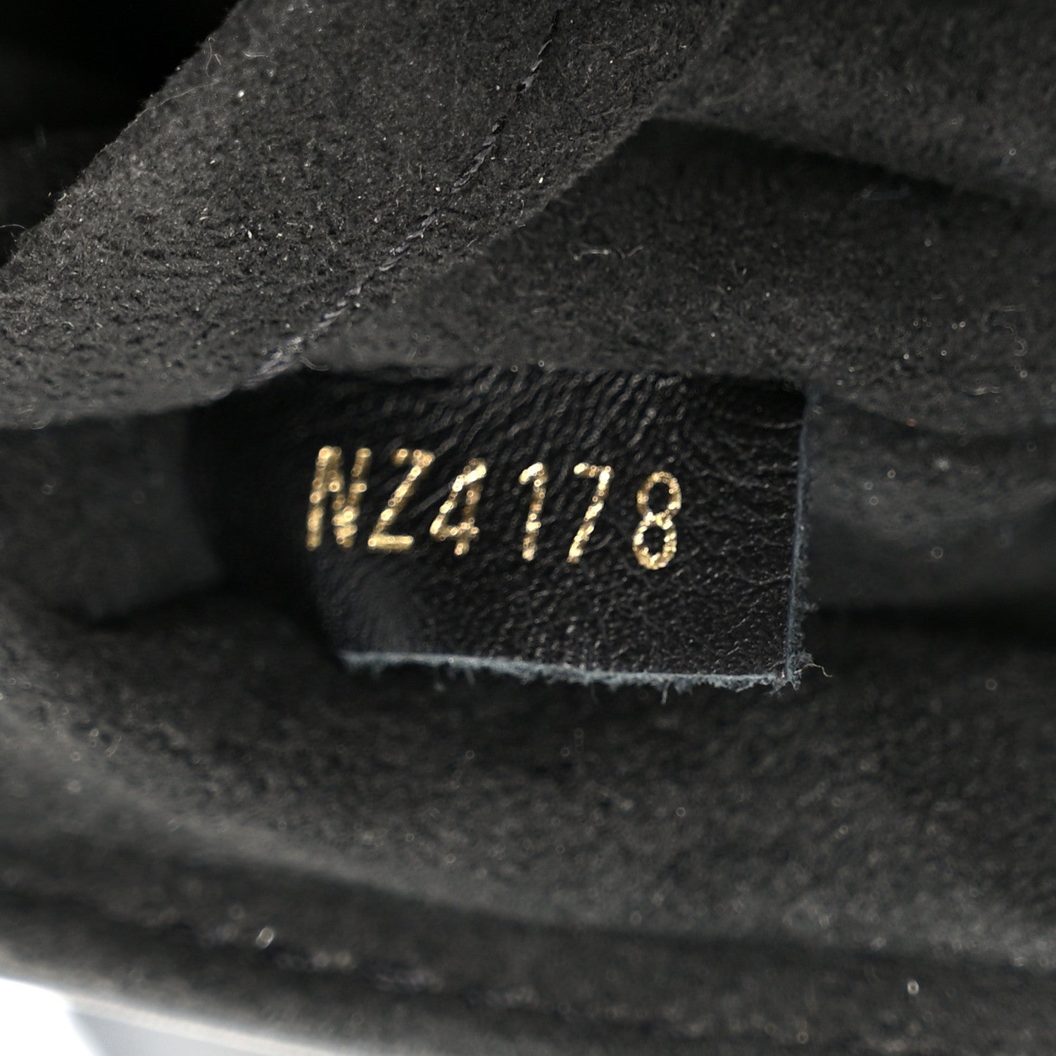 Louis Vuitton Calfskin New Wave Chain MM Black