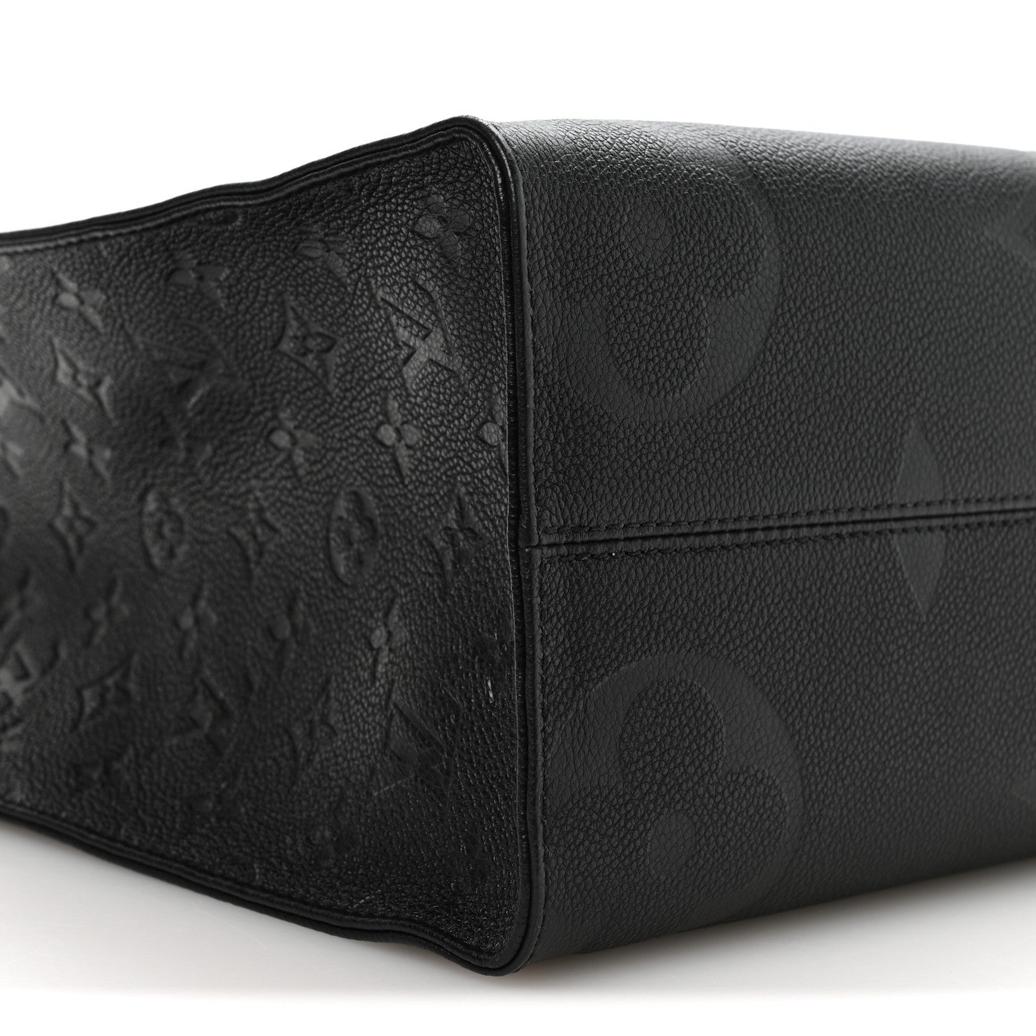 Louis Vuitton Empreinte Monogram Giant Onthego MM Black