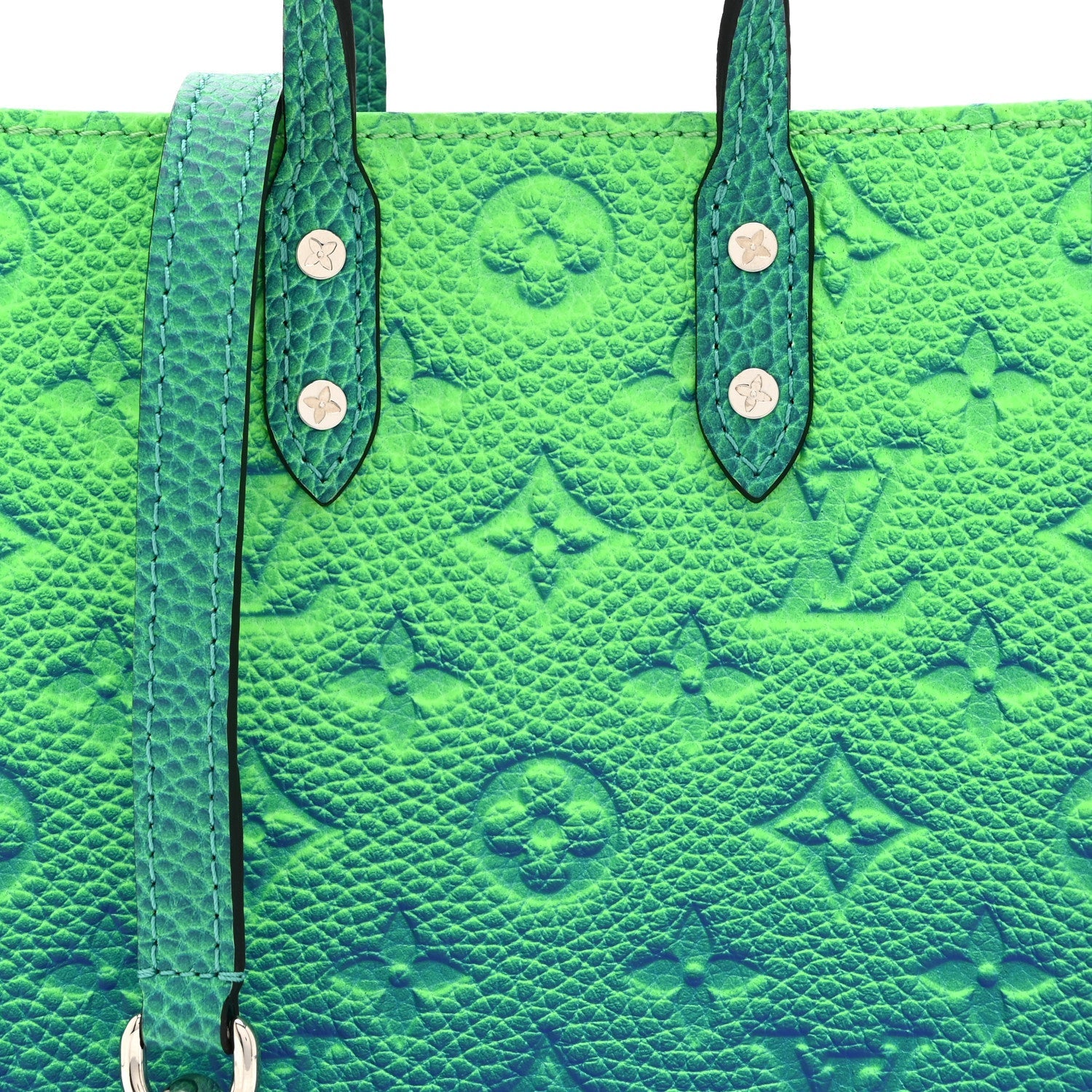 Louis Vuitton Taurillon Illusion Sac Plat XS Bleu Vert