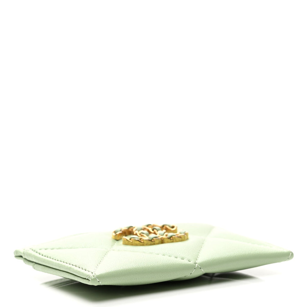 Lambskin Quilted Chanel 19 Card Holder Green