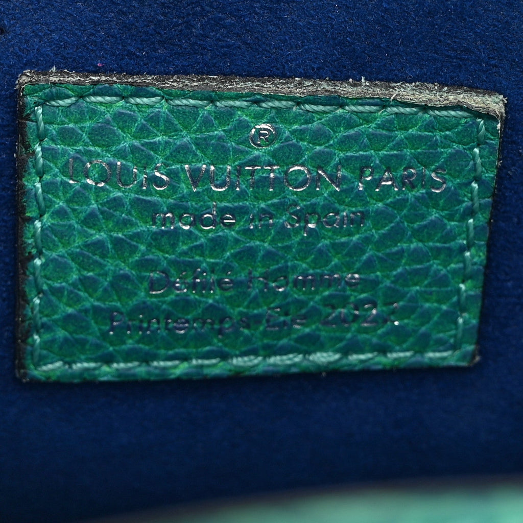 Louis Vuitton Taurillon Illusion Sac Plat XS Bleu Vert