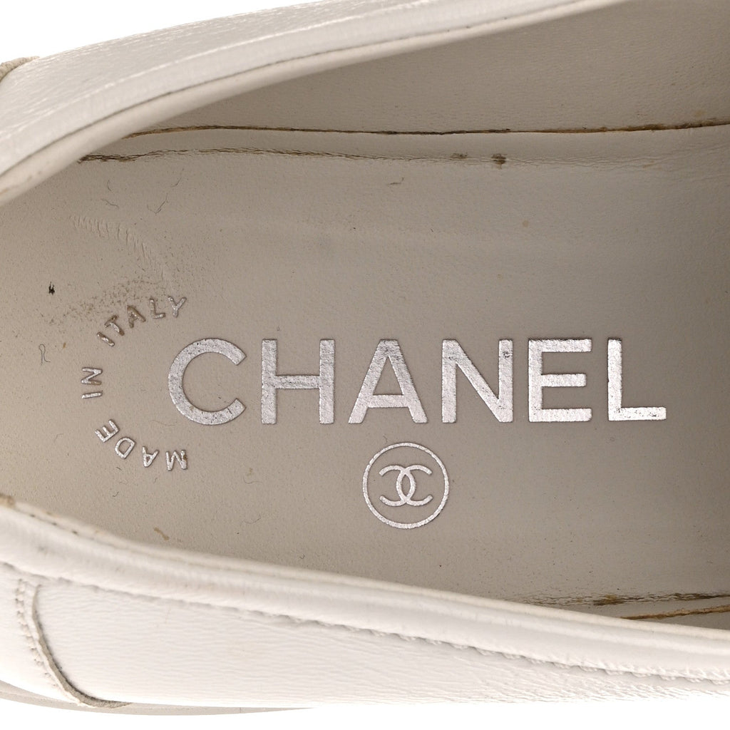 Chanel Shiny Lambskin Quilted CC Turnlock Loafers 40 White