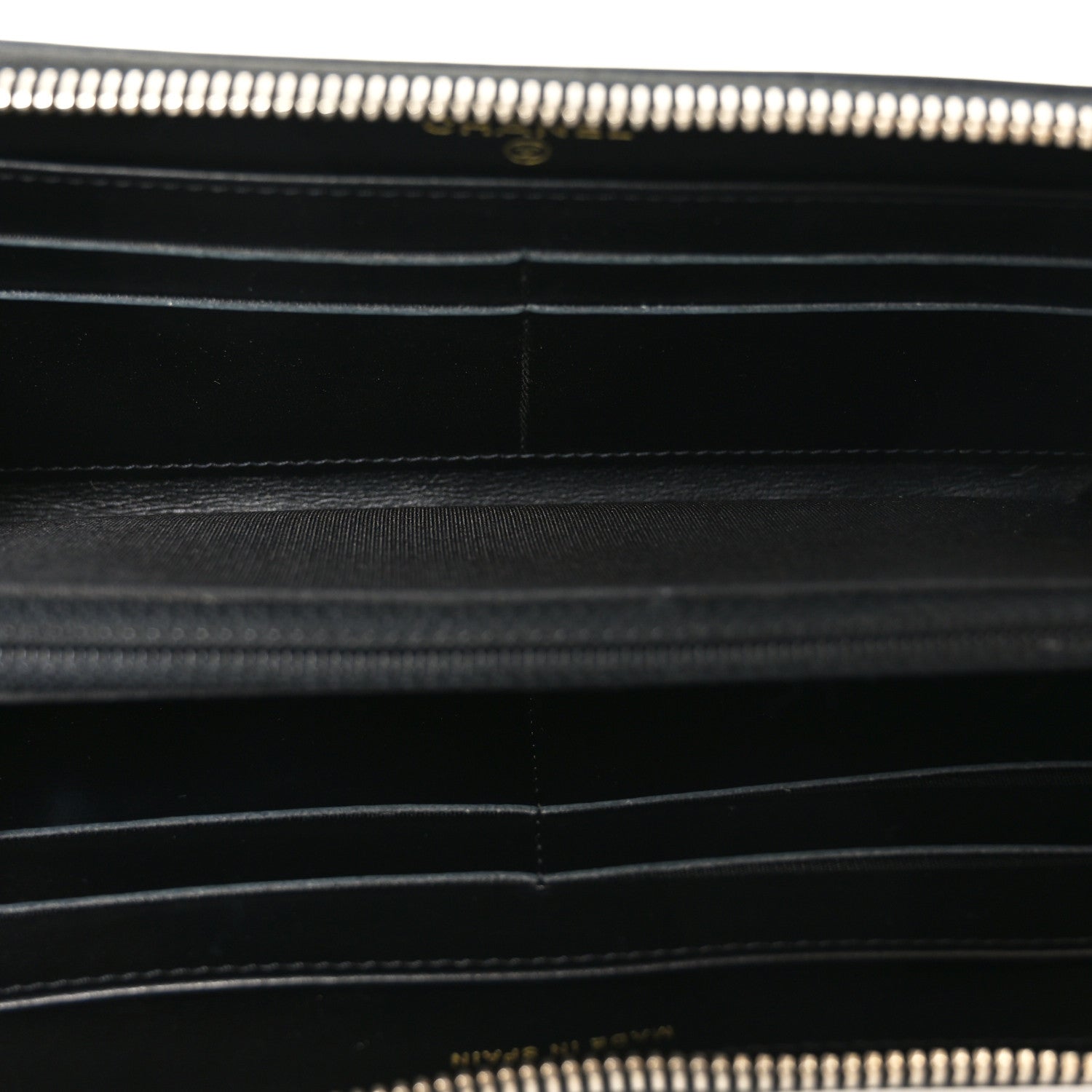 Caviar Quilted Filigree Zip Around Wallet Beige Black