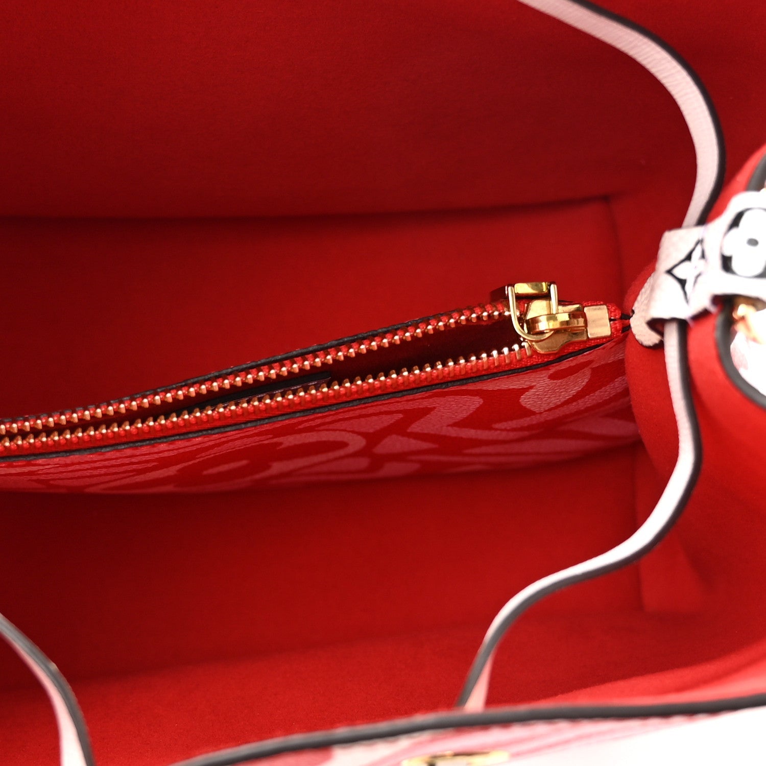 Louis Vuitton Monogram Giant Crafty NeoNoe MM Rouge Rose Creme