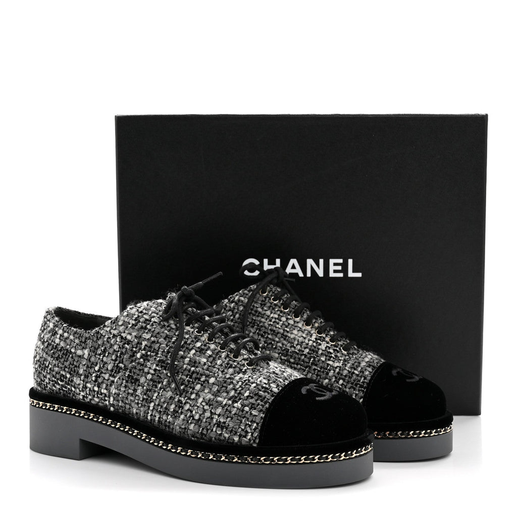 Chanel Tweed Suede CC Lace Up Oxfords 38.5 Grey Black