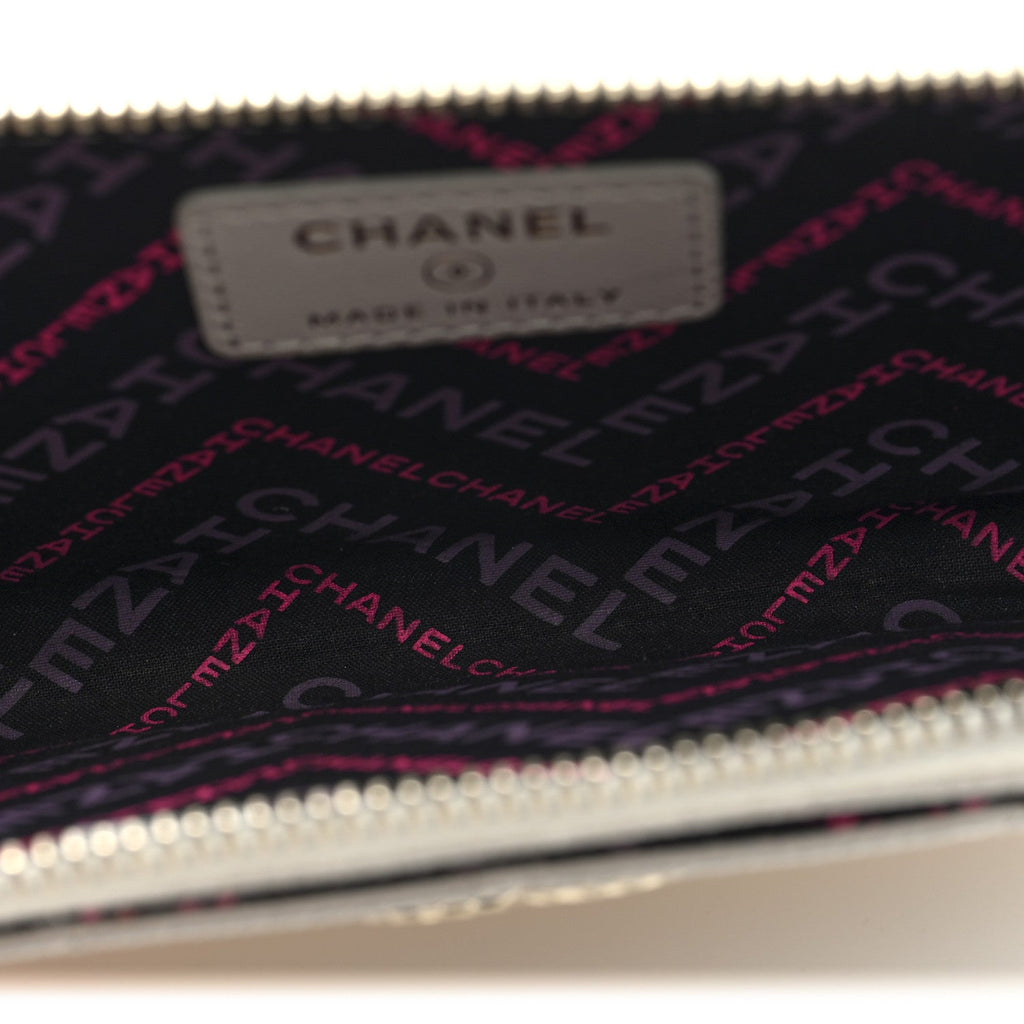 Caviar Quilted CC Logo Zip Around Card Holder White