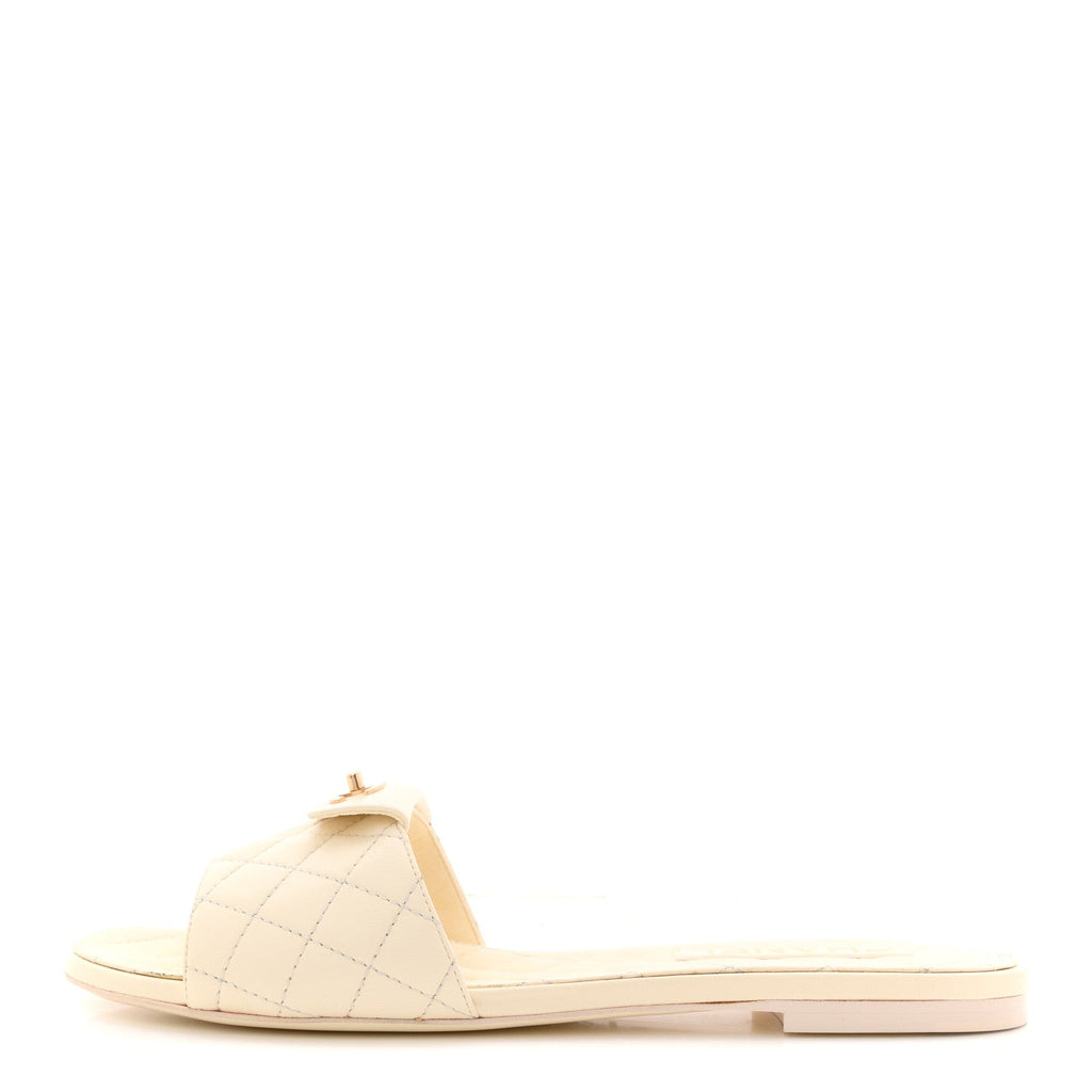 Lambskin Quilted CC Turnlock Sandals 41 Ivory