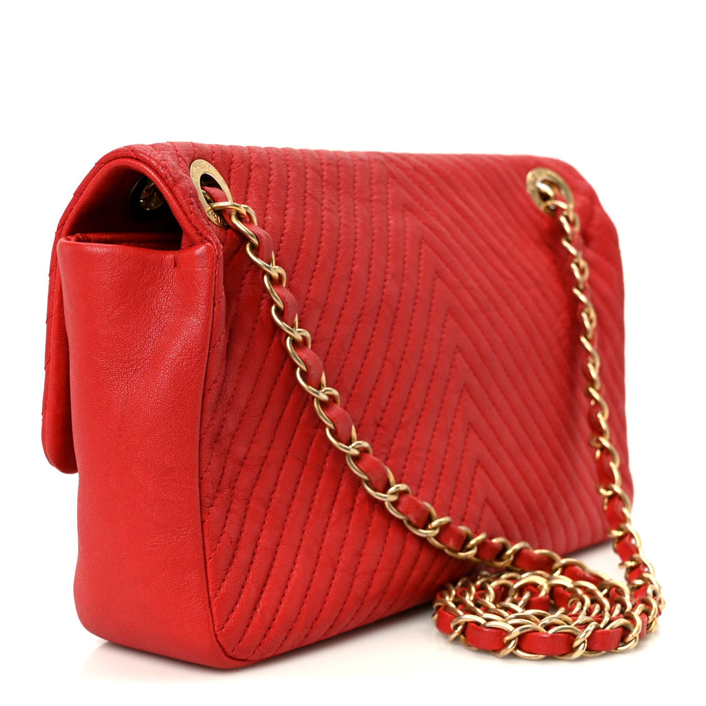 Chanel Wrinkled Lambskin Chevron Quilted Medium Flap Red