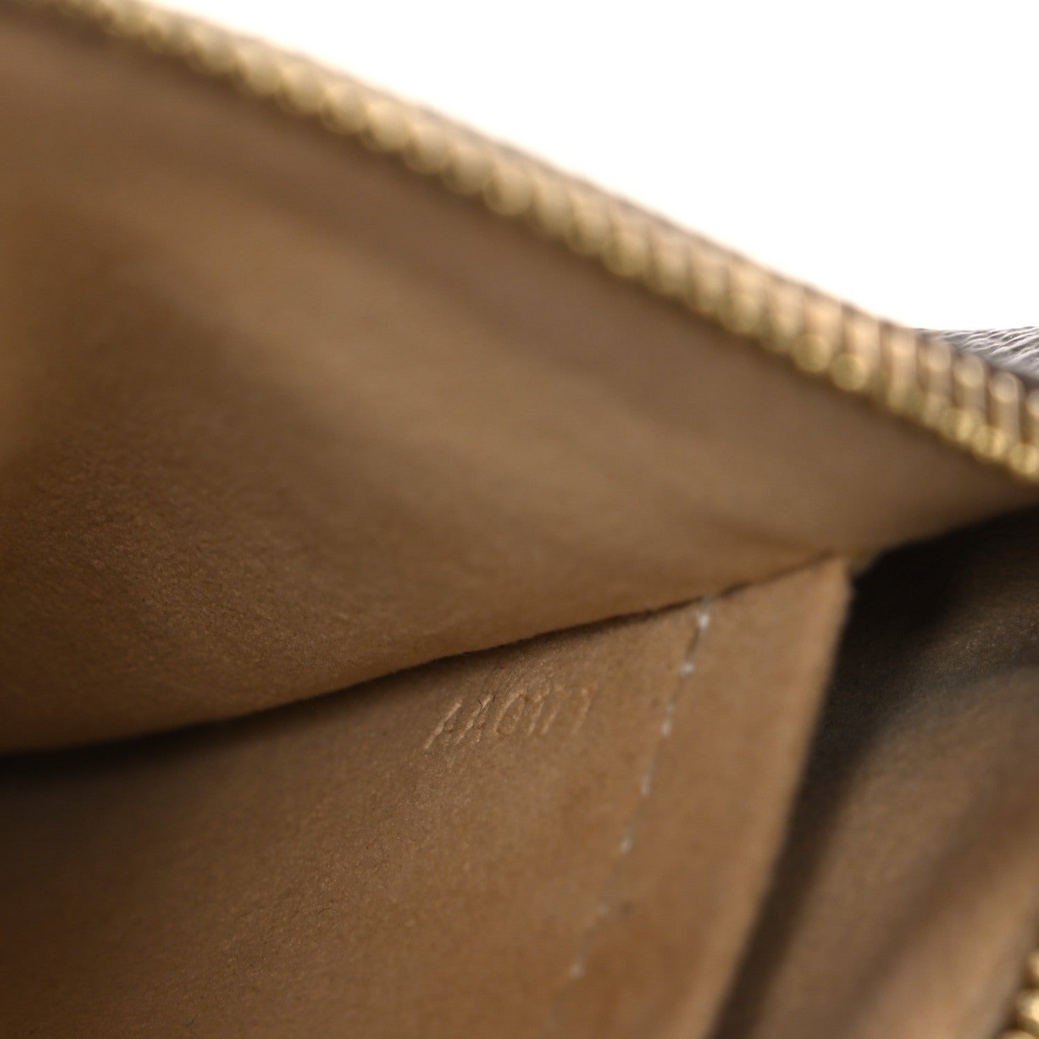 Louis Vuitton Monogram Pochette Milla MM