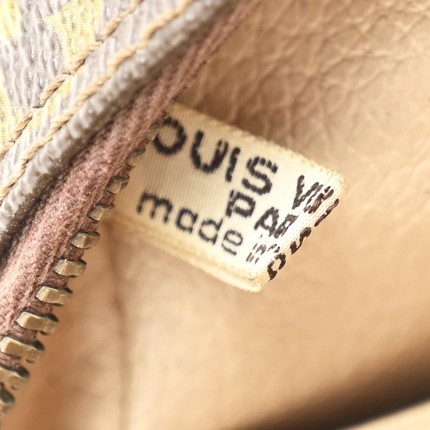Louis Vuitton Monogram Trousse Toilette 23