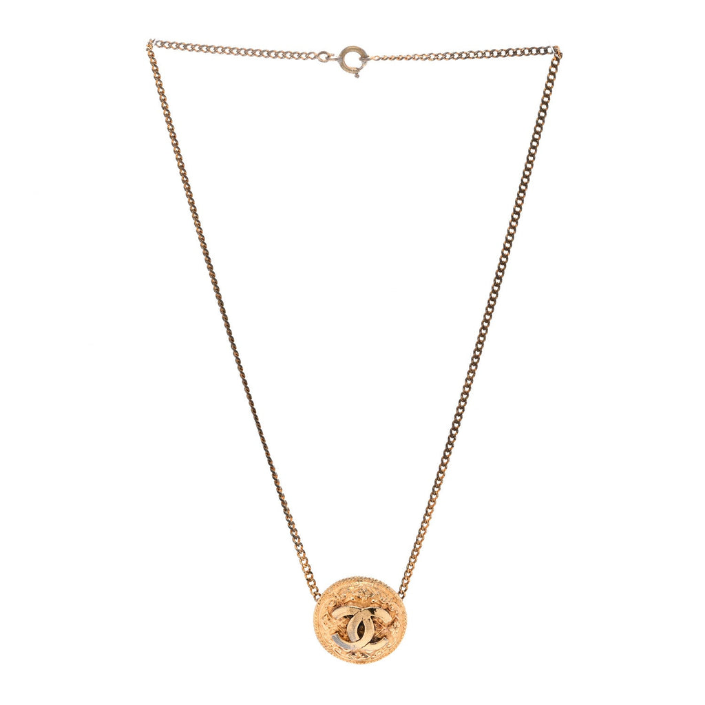 Metal CC Round Pendant Necklace Gold