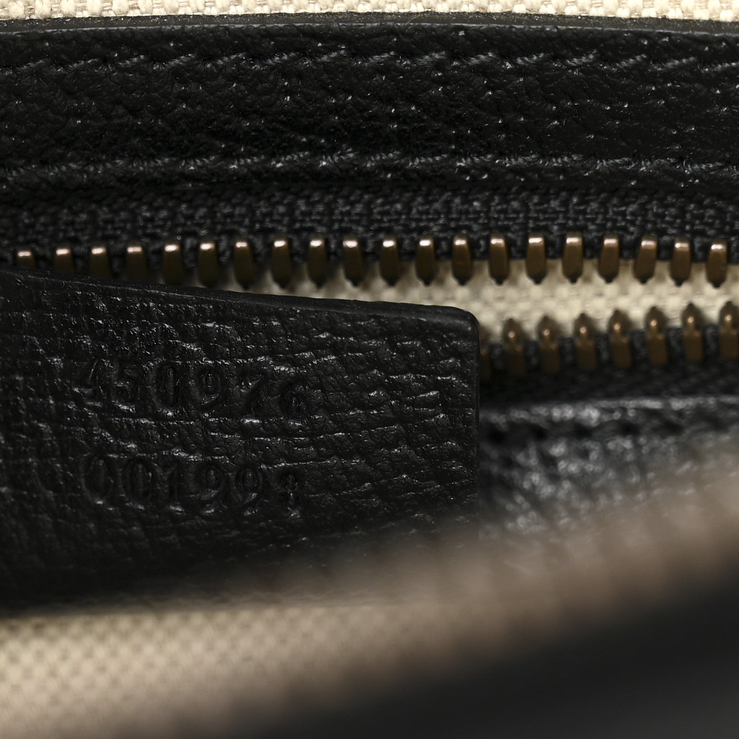 Gucci Grained Calfskin Bee Star Messenger Black