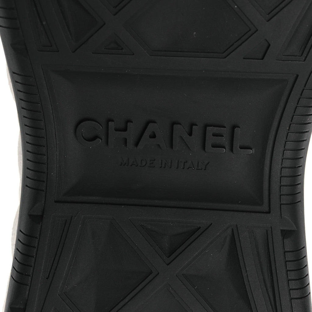 Chanel Velvet Calfskin Mixed Fibers CC Sneakers 40.5 Ivory Black